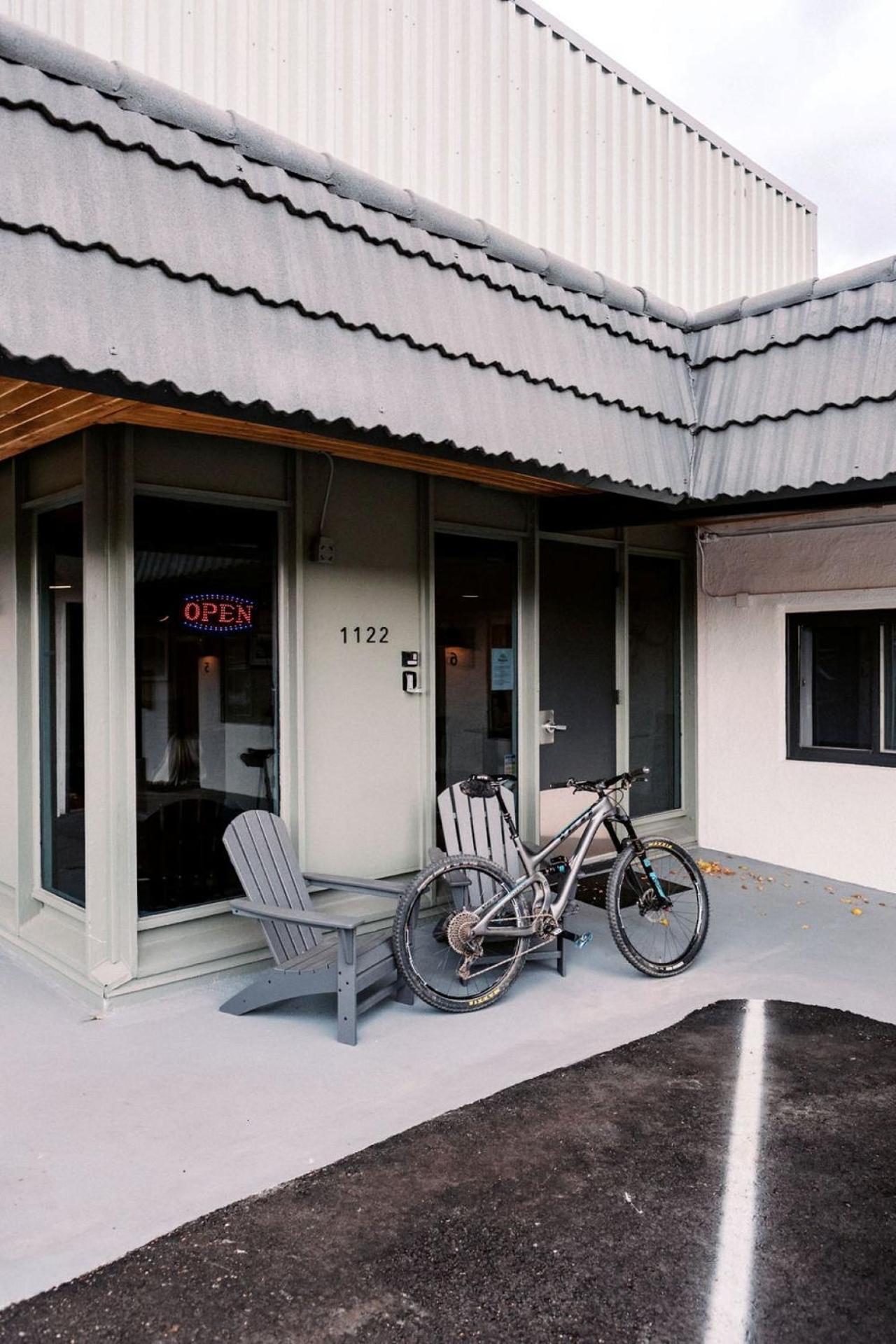 Western Lodge 斯廷博特斯普林斯 外观 照片